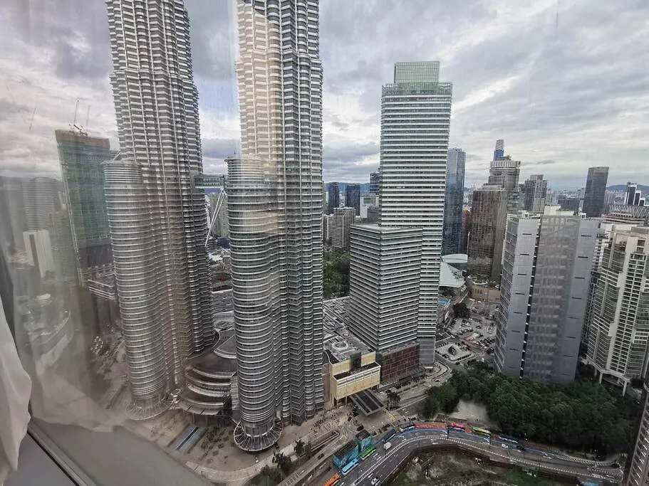 Apartment Tropicana The Residences Klcc By Rverse Suite Kuala Lumpur Malaysia